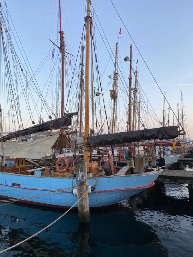 Zentrumsnahe Schoene Altbauwohnung Bis 4 Personen Flensburg Exterior foto